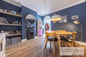dining room- click for photo gallery